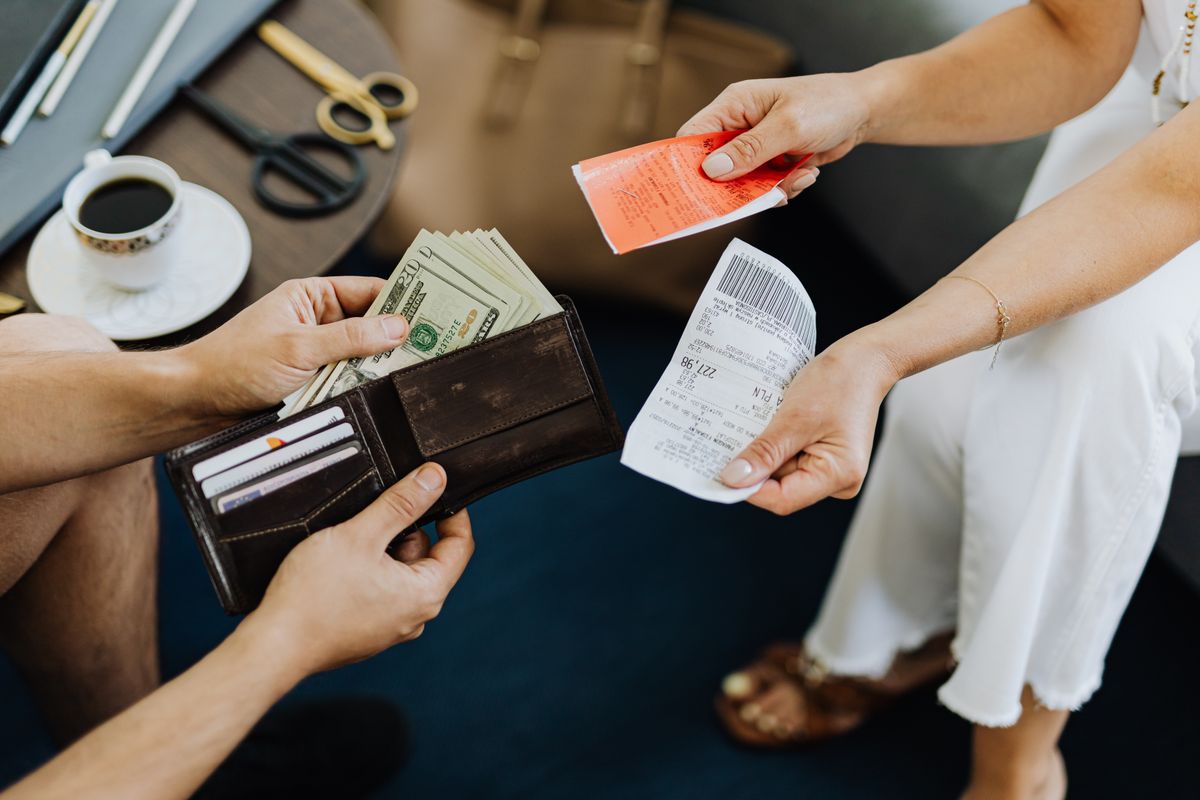 Spending habits and money saving tips UK